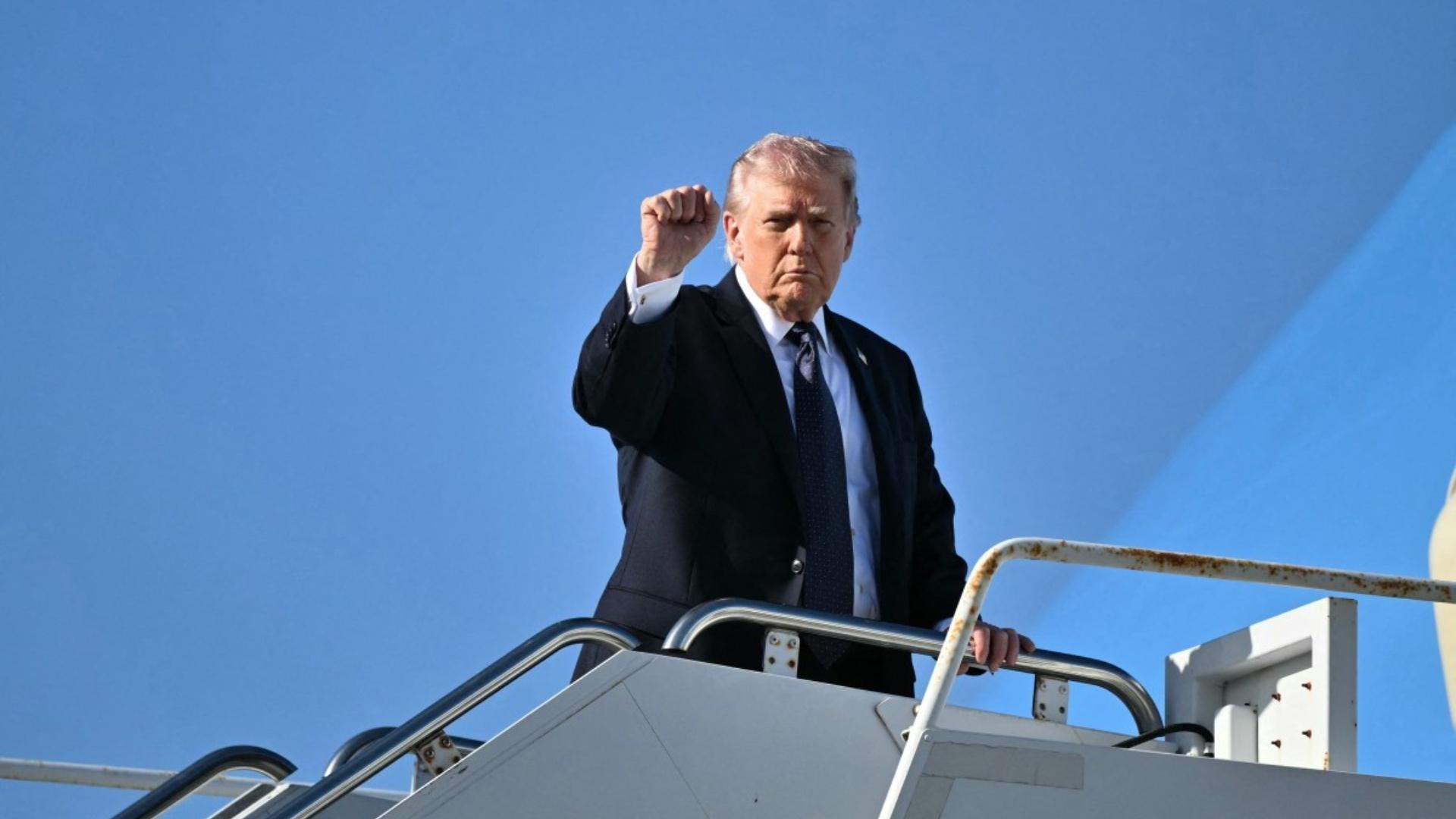 Evalúa Trump reanudar bombardeos en Irán