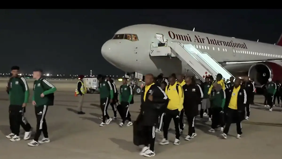 Llega al AIFA Selección de Sudáfrica, rival de México para juego inaugural de la Copa del Mundo