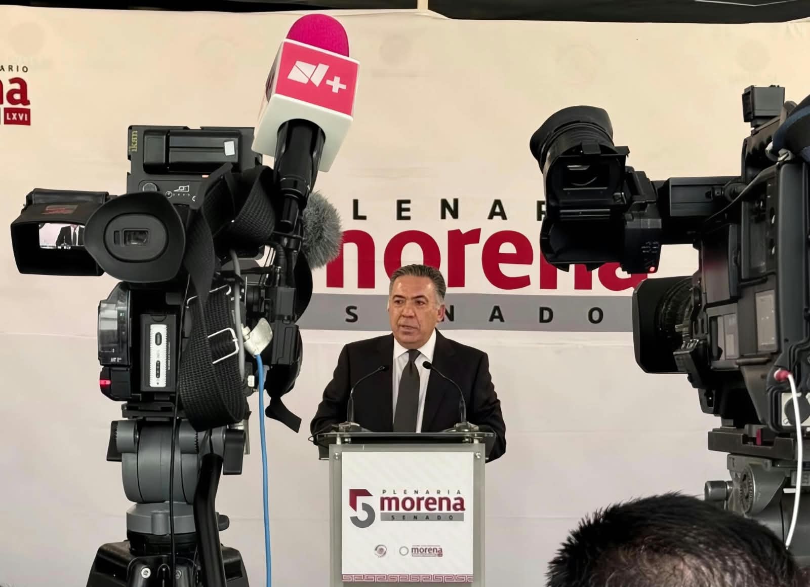 Reaparece Inzunza en el Senado tras 124 días de ausencia