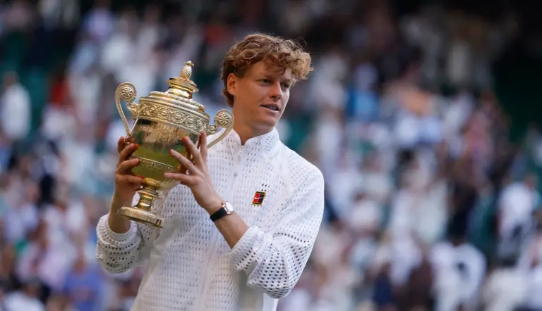 El rey de Wimbledon: Jannik Sinner logra una épica remontada sobre Alexander Zverev y es bicampeón