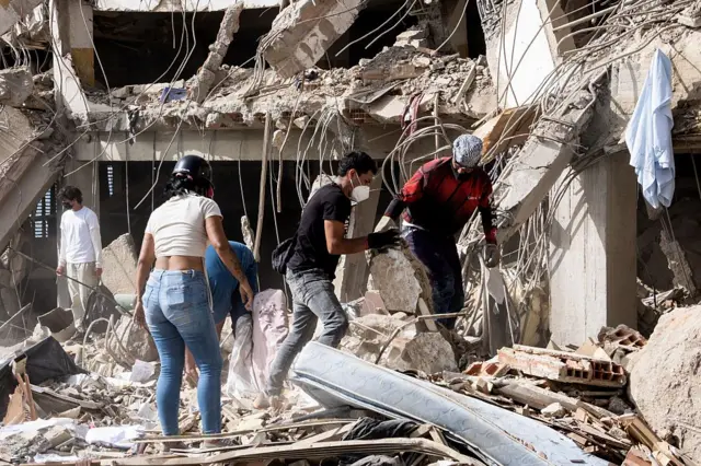 Venezuela: van mil 719 muertos y siguen buscando sobrevivientes