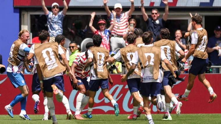 Australia cae 0-2 ante Estados Unidos en Seattle