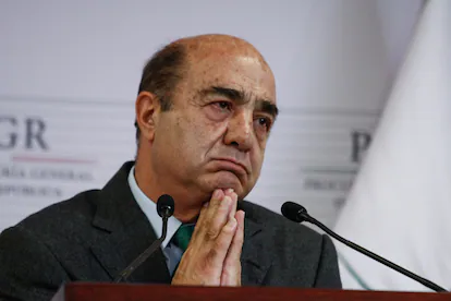 Juez cancela prisión domiciliaria de Murillo Karam en caso Ayotzinapa