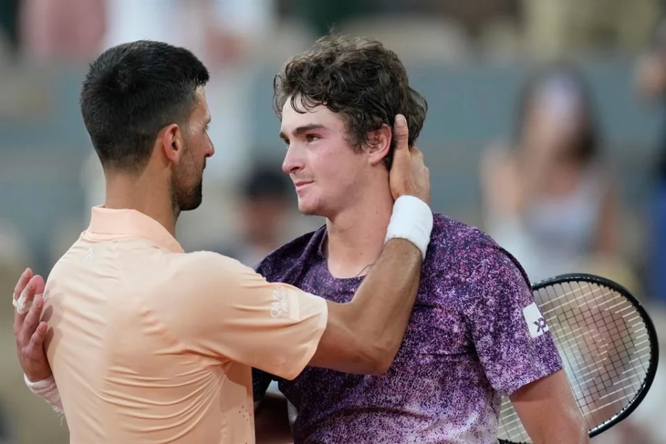 Djokovic fuera de Roland Garros; lo saca joven de 19 años