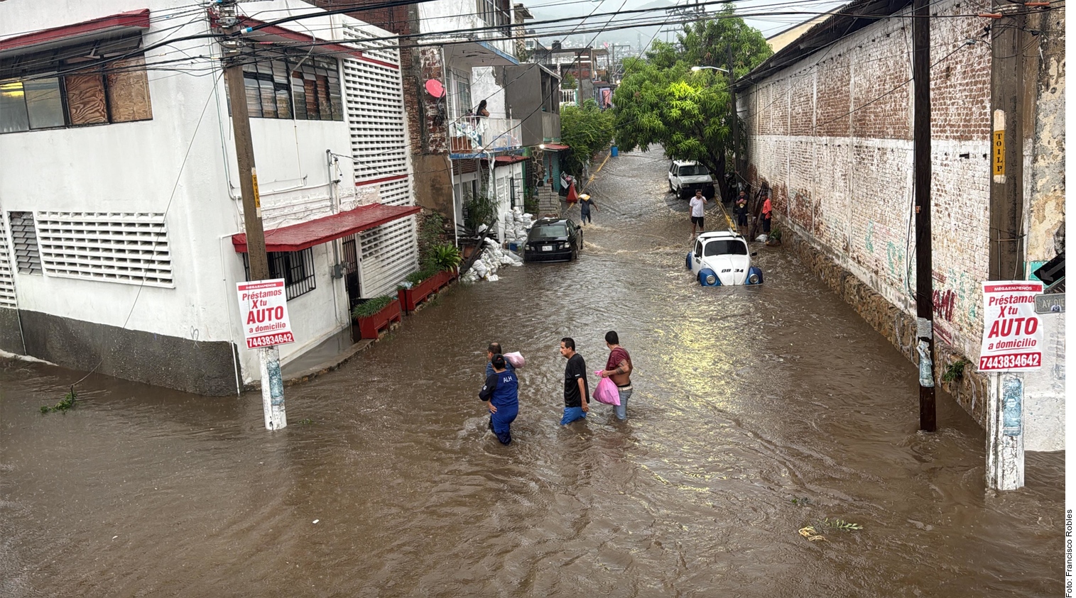 «Simón» golpeará Jalisco como categoría 5; Protección Civil suspende la movilidad en 4 estados
