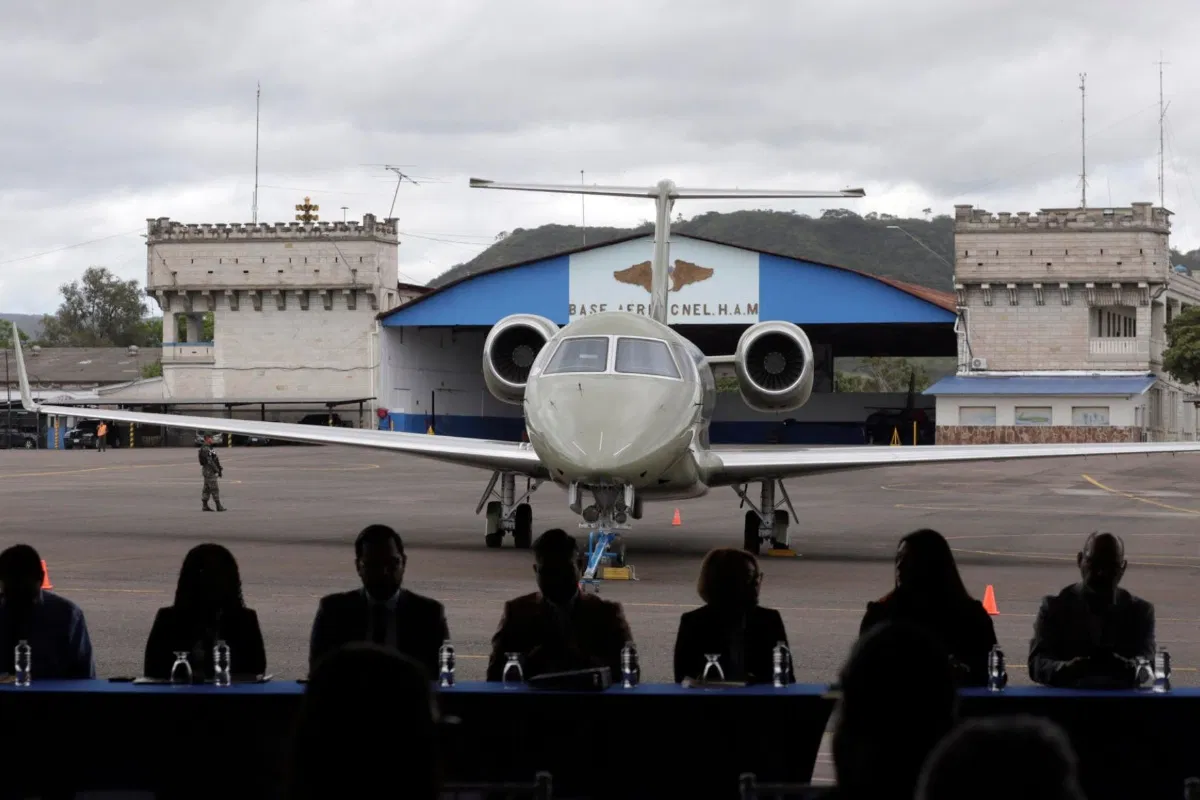 Empresa mexicana adquiere avión presidencial de Honduras