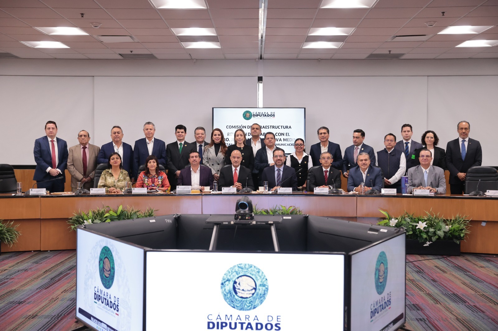 'Encerrona' del titular de SICT con diputados federales