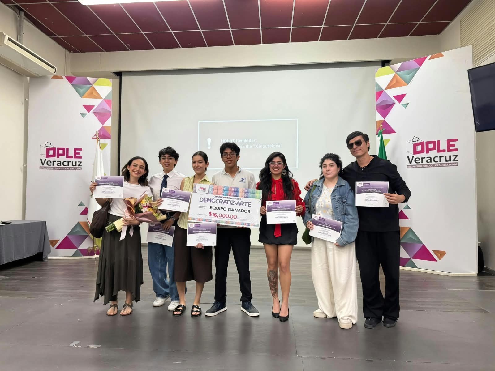Mural "Comunidad y Diversidad" gana concurso organizado por OPLE Veracruz