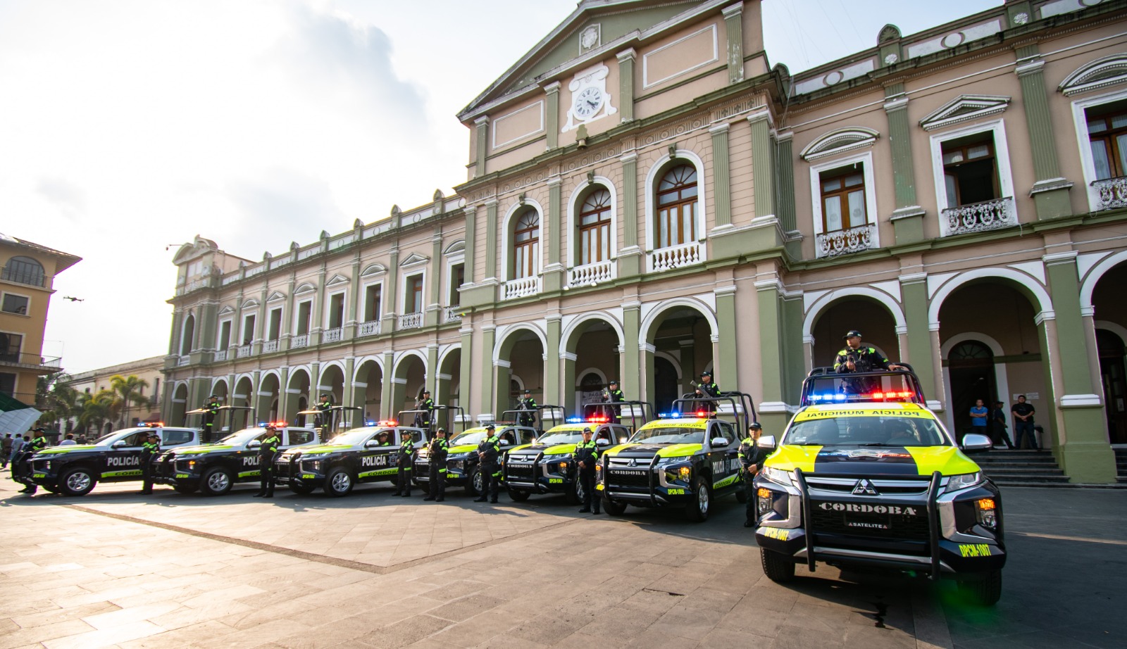 Matan a tiros a un agente de tránsito abordo de su patrulla en Veracruz