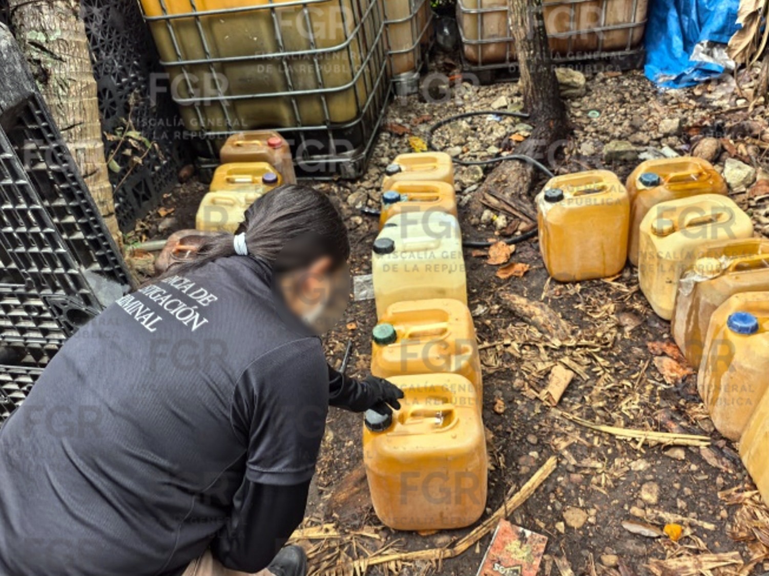 Asegura FGR cerca de 5000 litros de hidrocarburo en Veracruz