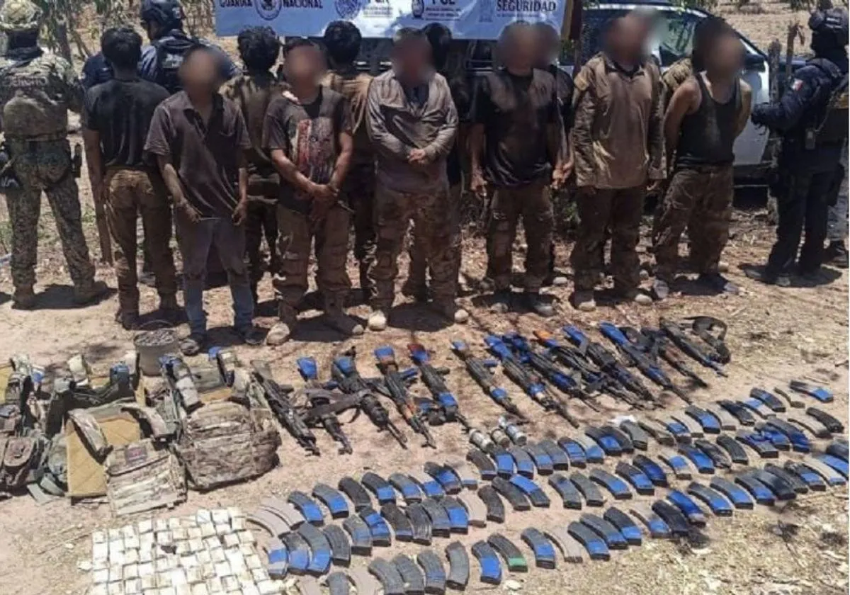 Marina detiene a 13 presuntos integrantes de Los Chapitos en Sinaloa