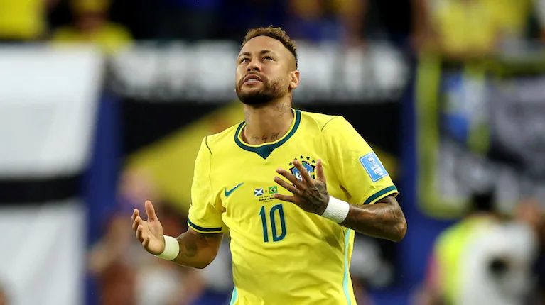 Brasil le gana a Escocia y vuelve a jugar Neymar Jr.