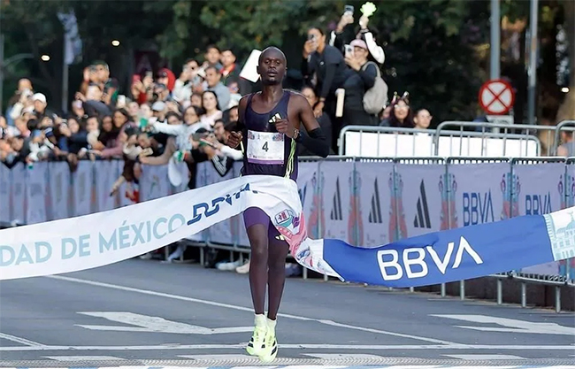 Kenianos ganan el Medio Maratón de la CDMX