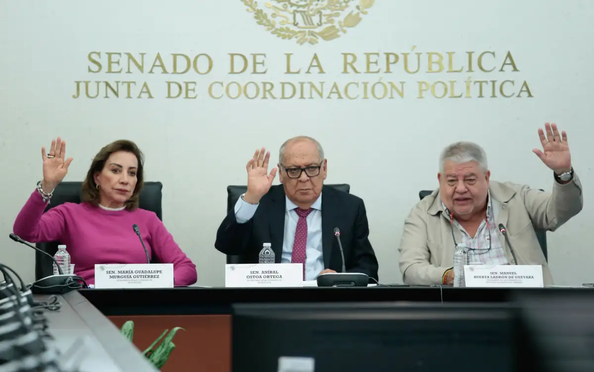 Avanza en comisiones del Senado dictamen para prohibir celulares en escuelas de nivel básico