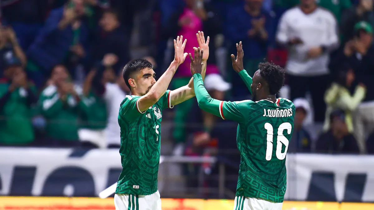México gana goleando y brillan Johan, Raúl y Chávez