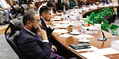 PAZ y Somos debutan con críticas al sistema; piden detener las campañas adelantadas