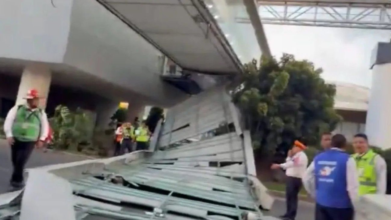 Se viene abajo un techumbre en la Terminal 1 del AICM