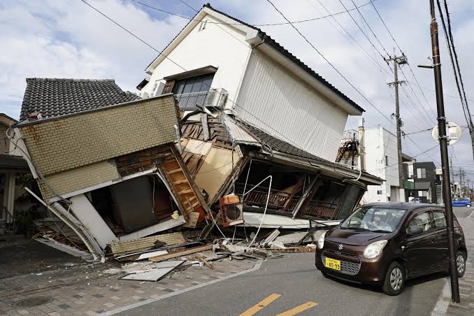 Hay en Japón 13 muertos tras el terremoto de 7.1