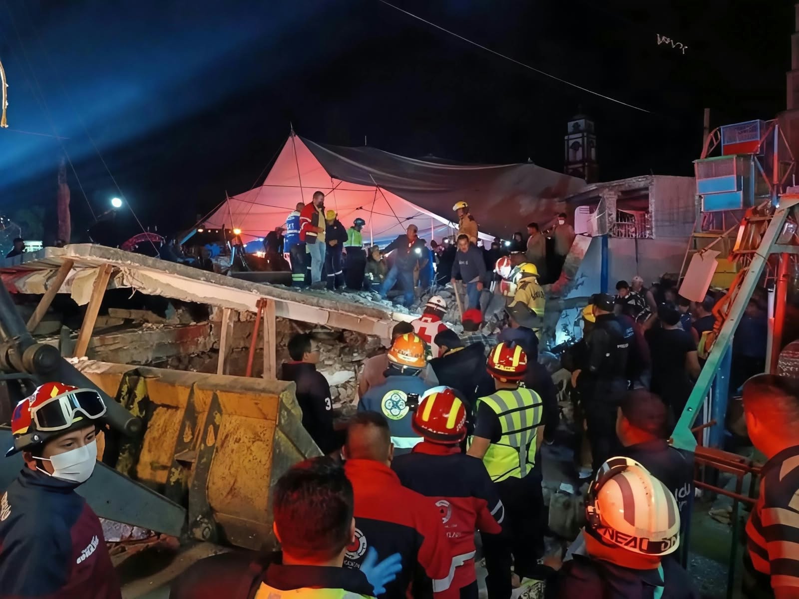Fuerte explosión de pirotecnia en fiesta patronal de Temascalcingo; 9 muertos y 20 heridos