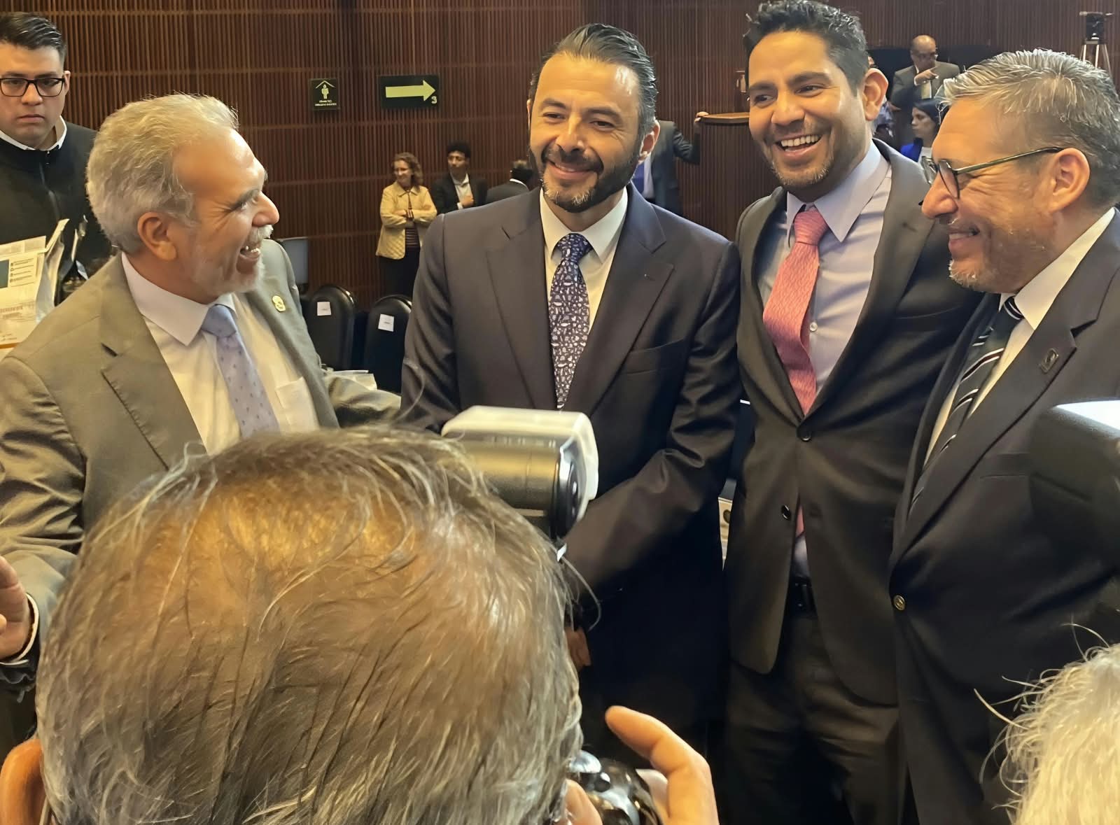 Javier Herrera encabeza recepción de estados financieros auditados de las universidades