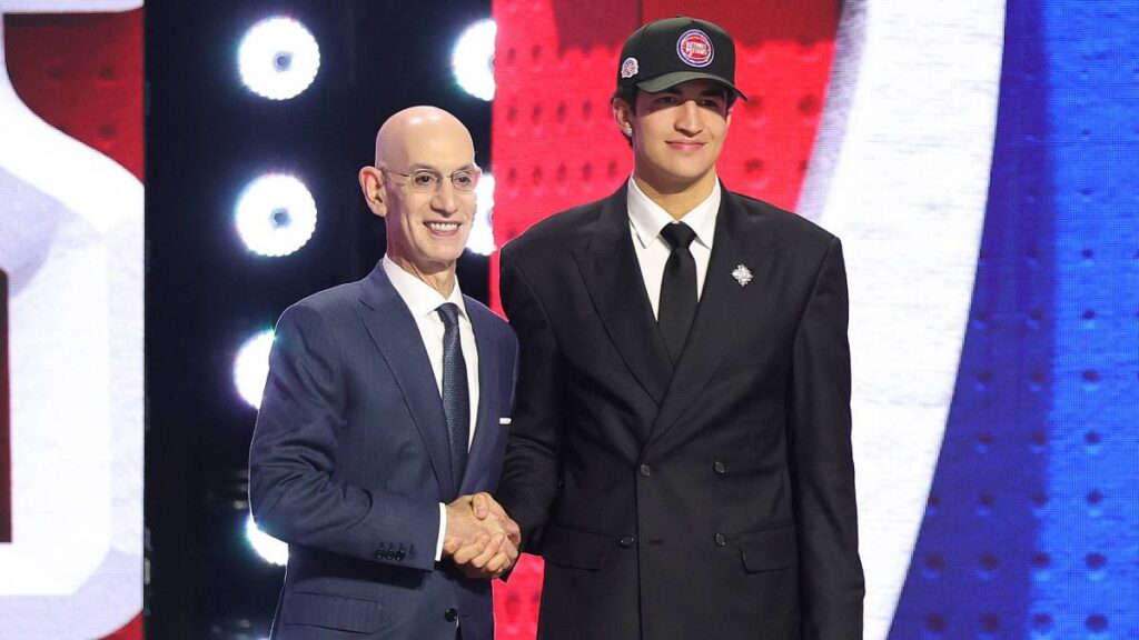 Mexicano Karim López es seleccionado en la primera ronda del Draft de la NBA 2026